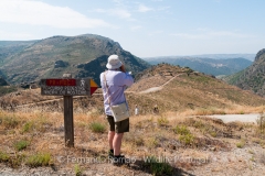 Hiking at Alpajares Causeway